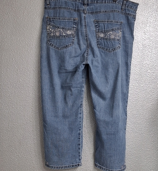 COS High Rise Crop Capris Embroidered Pants   Size 14 - Picture 6 of 9